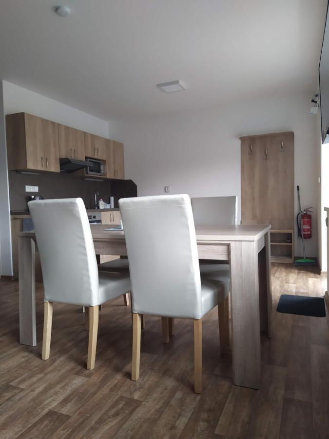 Ubytovani Na Statku Racice Bagian luar foto
